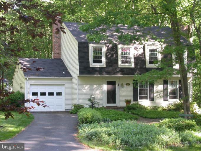 11310 Fieldstone Lane Reston, VA 20191 - Photo 1 of 30 CHARMING HOME