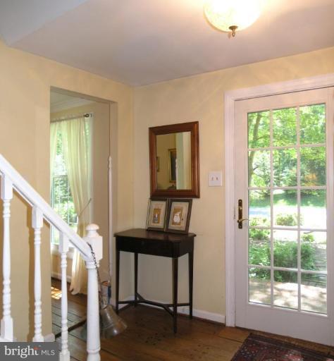 11310 Fieldstone Lane Reston, VA 20191 - Photo 9 of 30 Entrance / Foyer