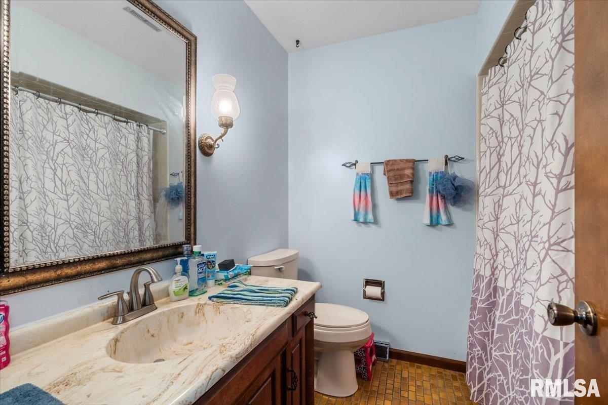 3137 Temple Drive Springfield, IL 62704 - Photo 15 of 39