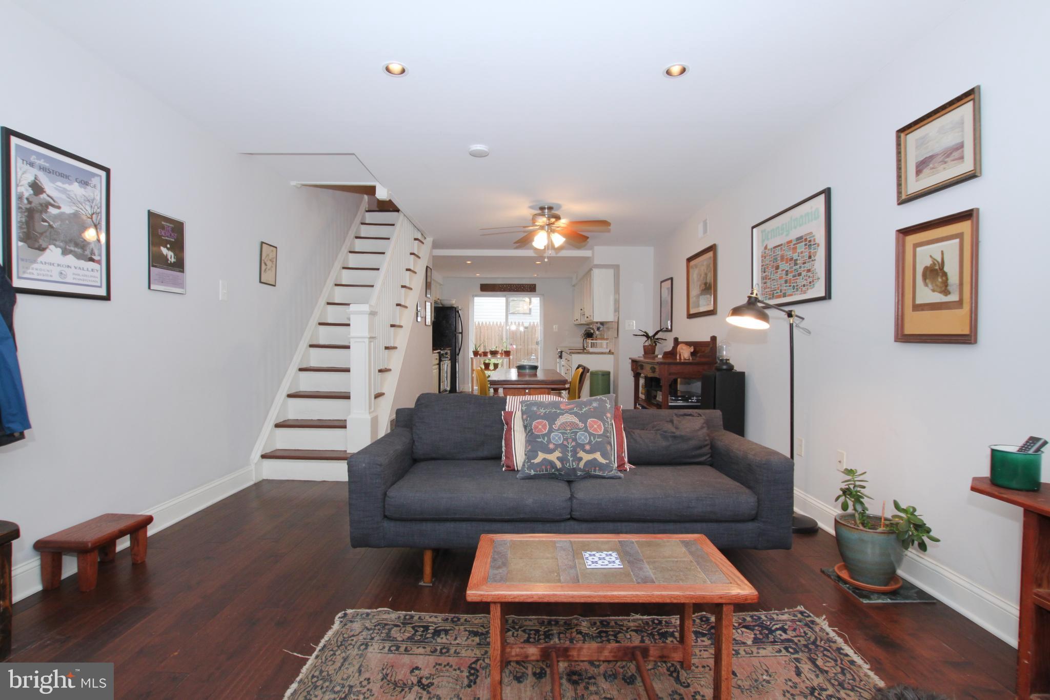 140 McClellan Street Philadelphia, PA 19148 - Photo 2 of 16 Living Room
