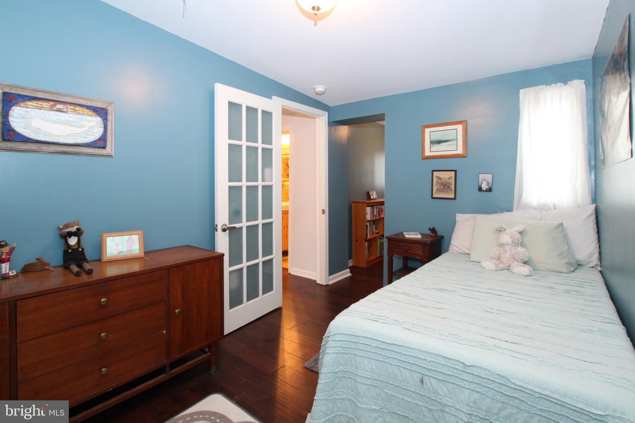 140 McClellan Street Philadelphia, PA 19148 - Photo 10 of 16 Second Bedroom