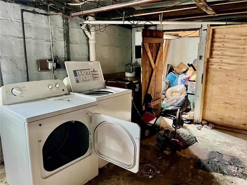202 Fuller Street Somerset, PA 15501 - Photo 19 of 20 a utility room with dryer and washer