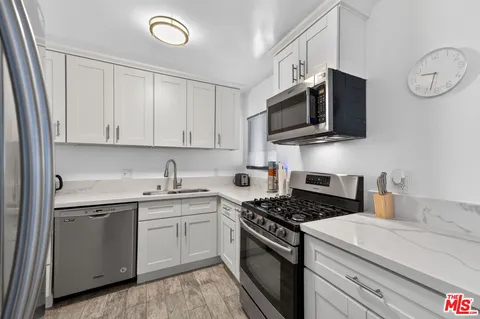$3,700 | 5005 Stoney Creek Road, Unit 440, Culver City, CA 90230
