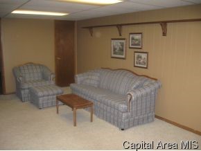 2609 Somerton Road Springfield, IL 62702 - Photo 5 of 6