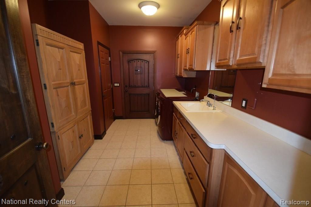 4510 Mapleton Drive Howell, MI 48843 - Photo 6 of 11