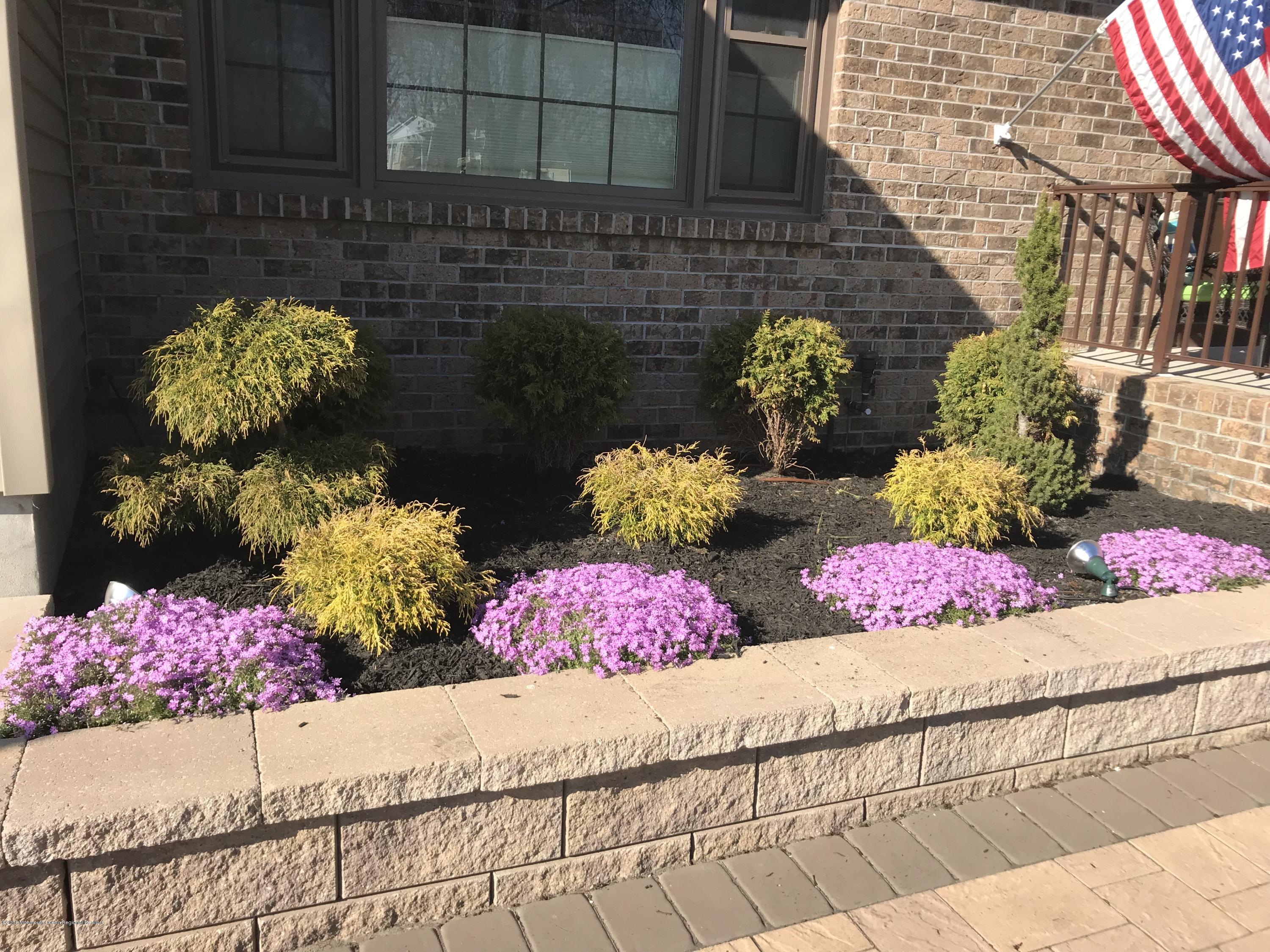 20 Shilling Road Manalapan, NJ 07726 - Photo 4 of 30 landscape