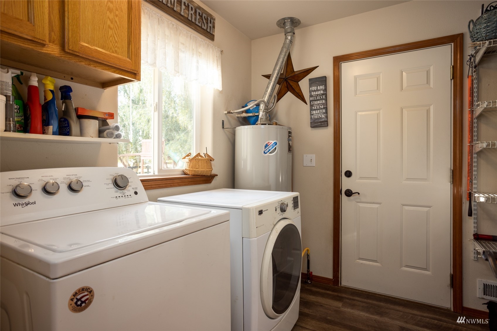 15606 Beaver Marsh Road Mount Vernon, WA 98273 - Photo 17 of 39 a utility room with dryer and washer
