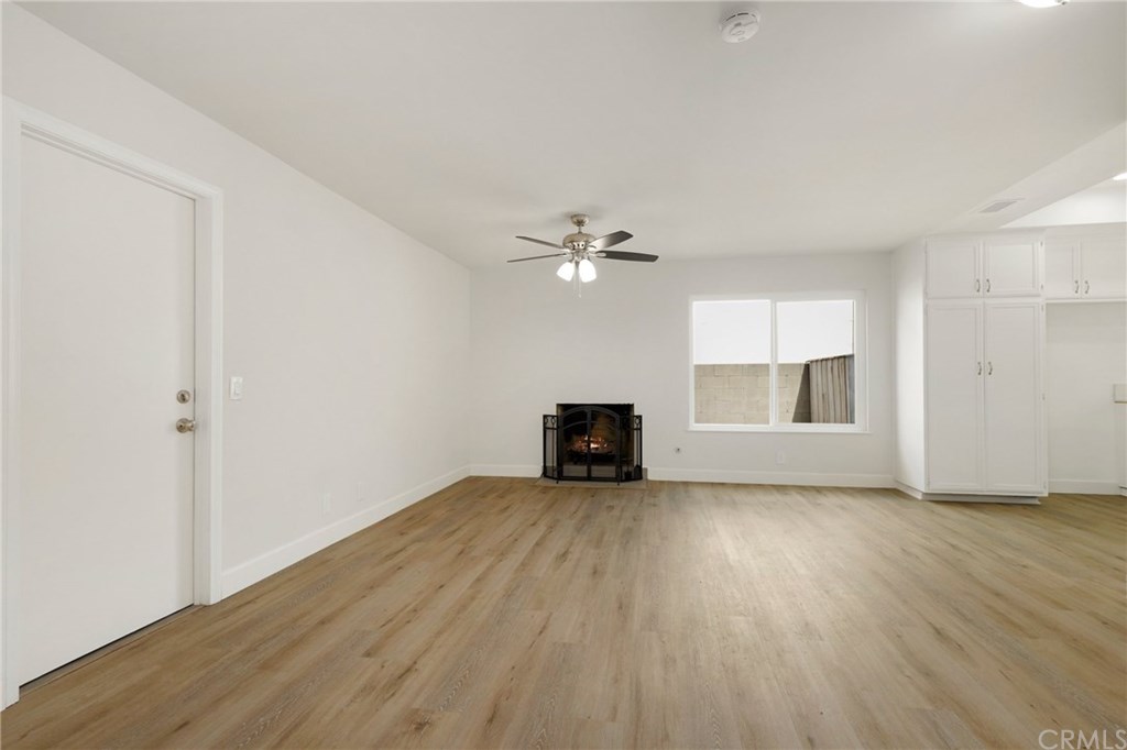 456 Castlegate Lane Brea, CA 92821 - Photo 19 of 40 Direct access to the 2-car garage thru the door on left