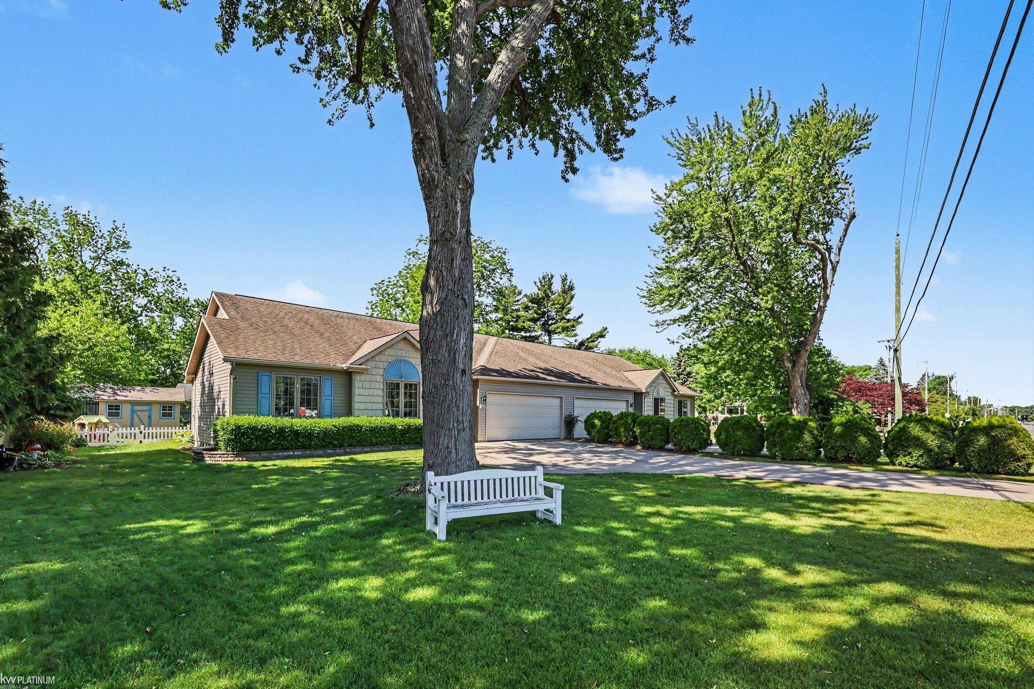 393 Pointe Tremble Road Algonac, MI 48001 - Photo 4 of 37