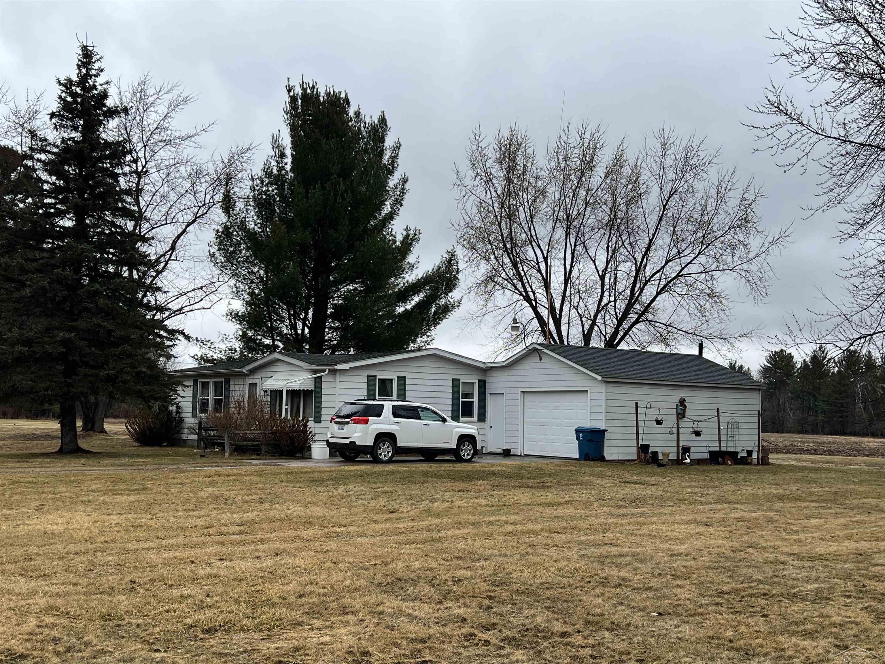 424 North Michigan Road Omer, MI 48749 - Photo 1 of 20