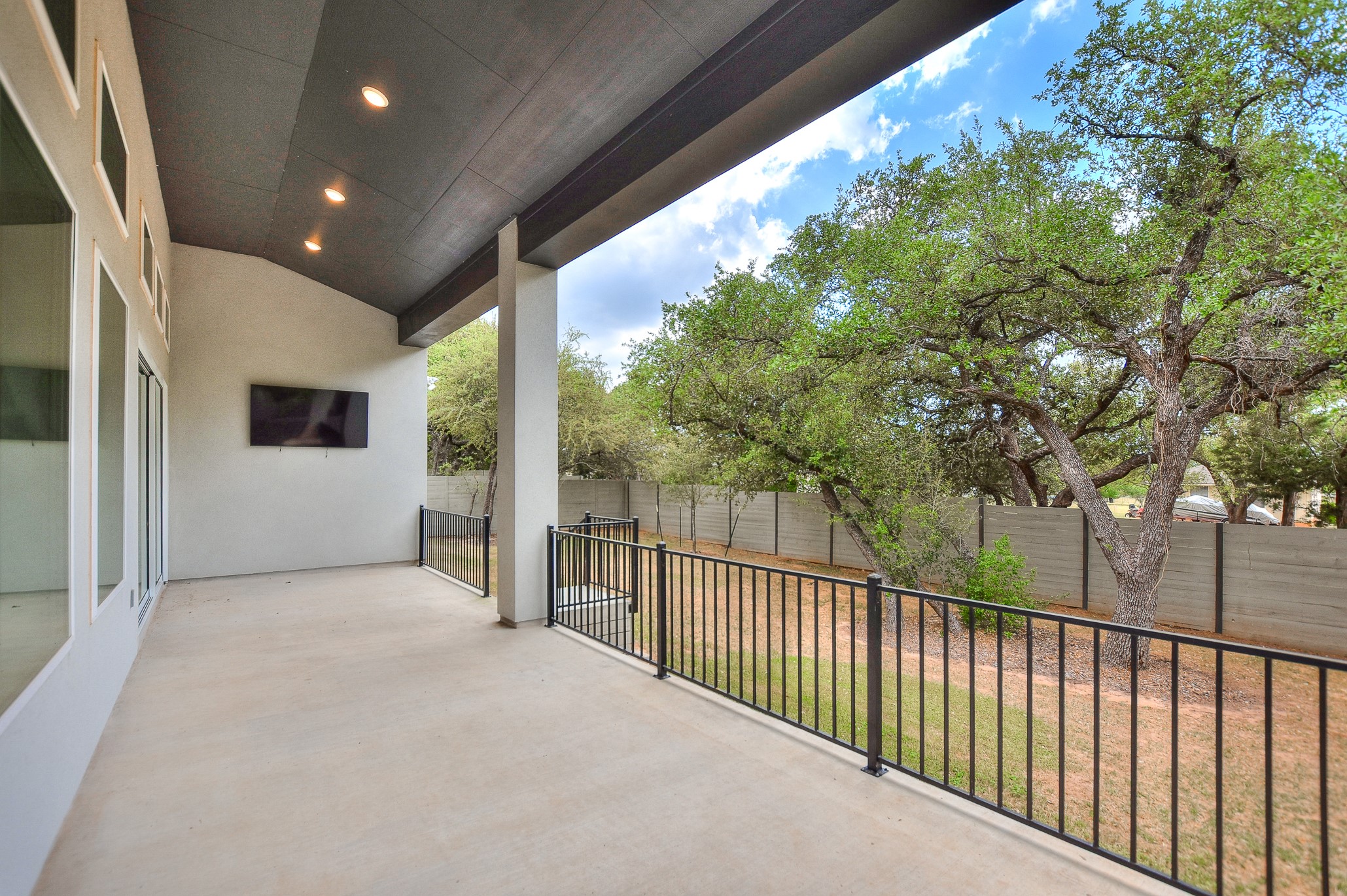 309 Wolf Rdg Road Georgetown, TX 78628 - Photo 34 of 39 View of balcony