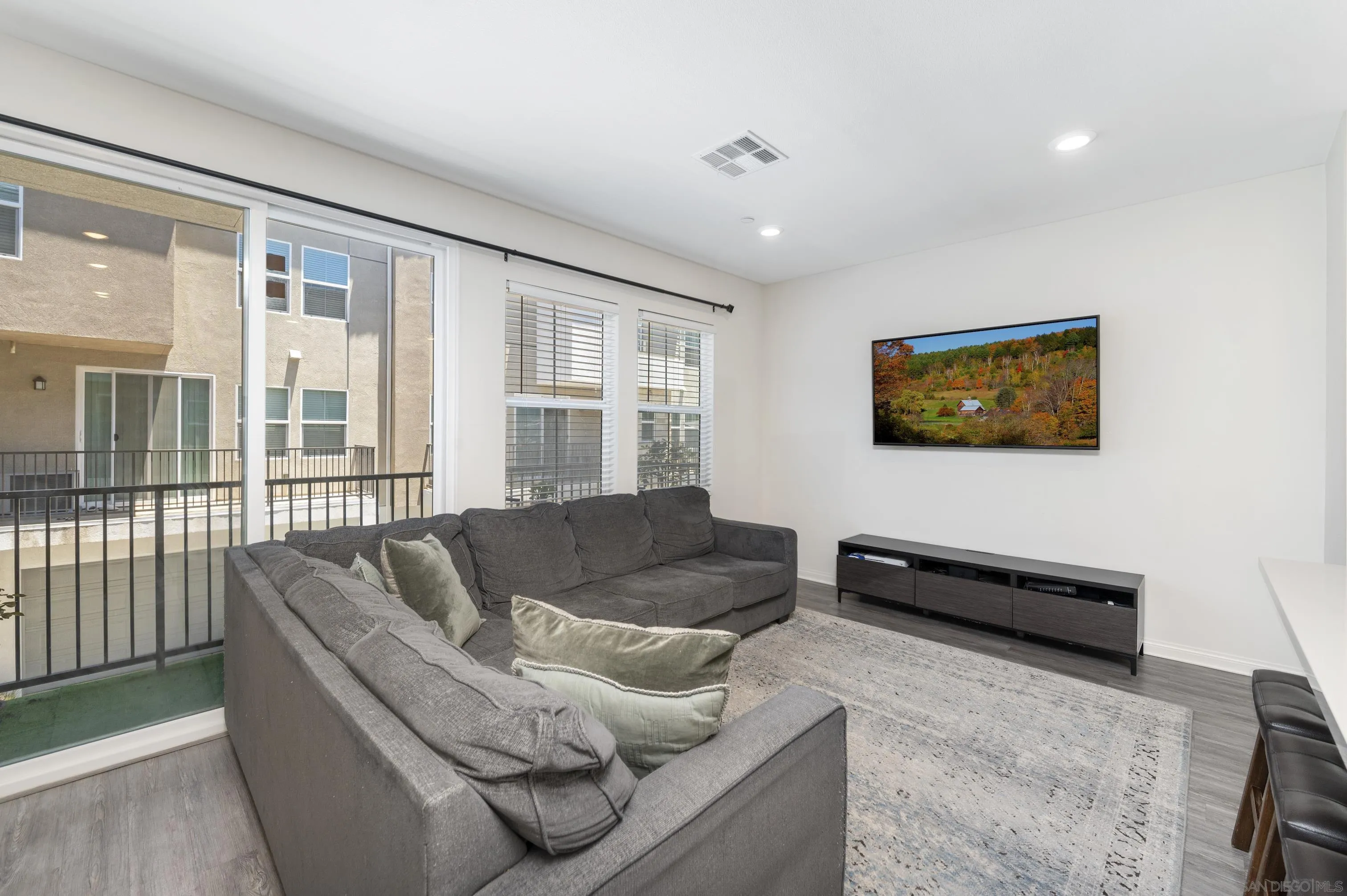 344 Fitzpatrick Road, Unit 104 San Marcos, CA 92069 - Photo 5 of 37 Gallery Image 5