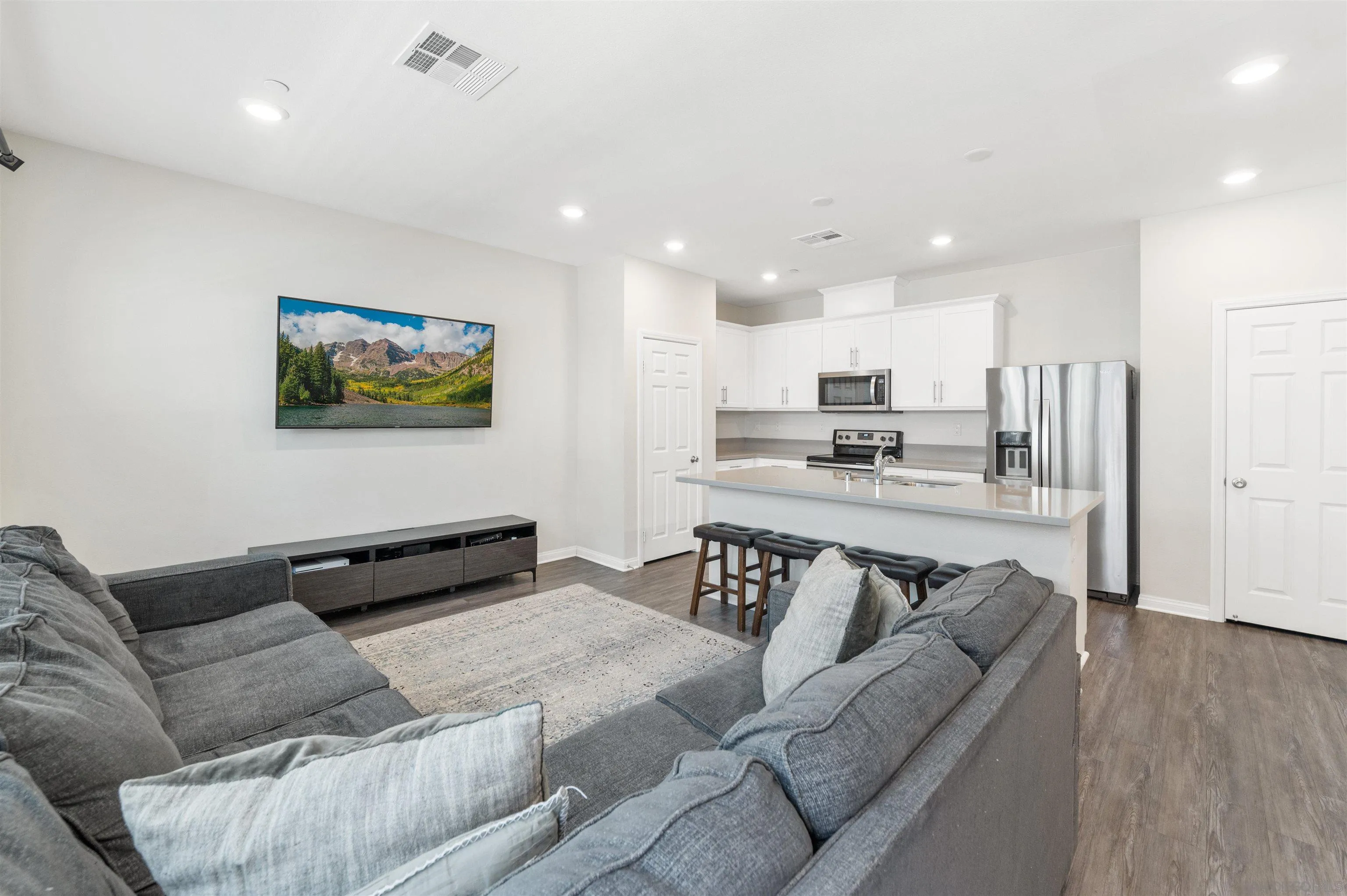 344 Fitzpatrick Road, Unit 104 San Marcos, CA 92069 - Photo 9 of 37 Gallery Image 9
