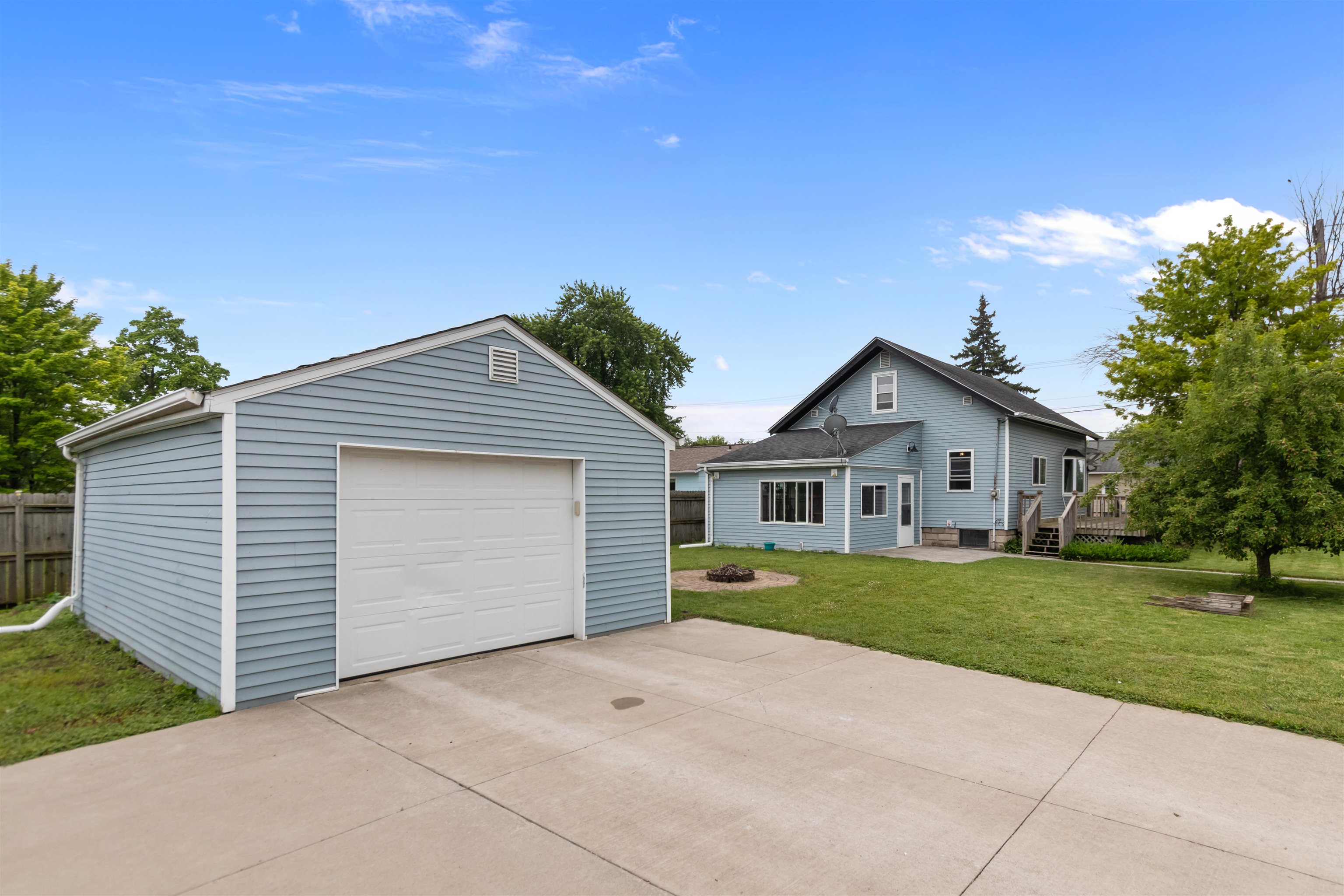 127 Madison Street Menasha, WI 54952 - Photo 44 of 48