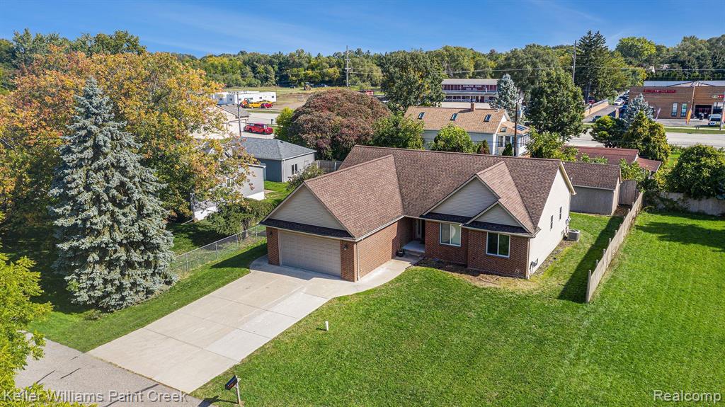 3141 Hessel Avenue Rochester Hills, MI 48307 - Photo 4 of 32