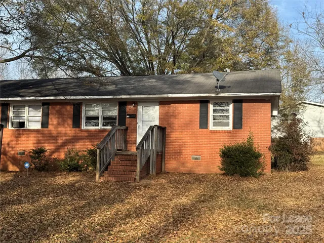 $950 | 215 Nutall Drive, Mount Holly, NC 28120