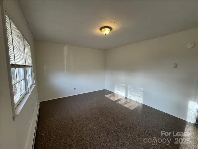 $950 | 215 Nutall Drive, Mount Holly, NC 28120