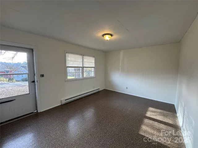 $950 | 215 Nutall Drive, Mount Holly, NC 28120