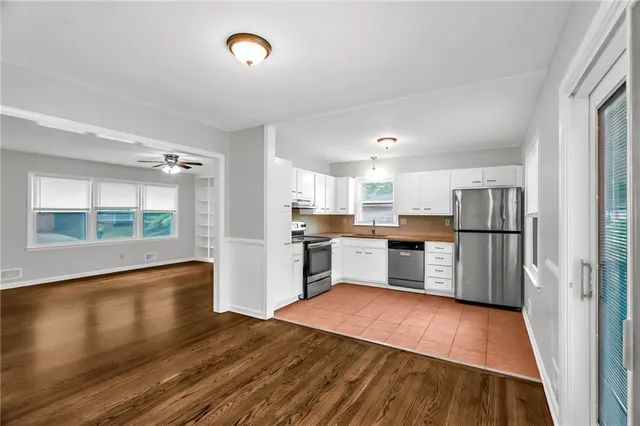 $258,000 | 403 Northwest Lakeview Road, Blue Springs, MO 64014