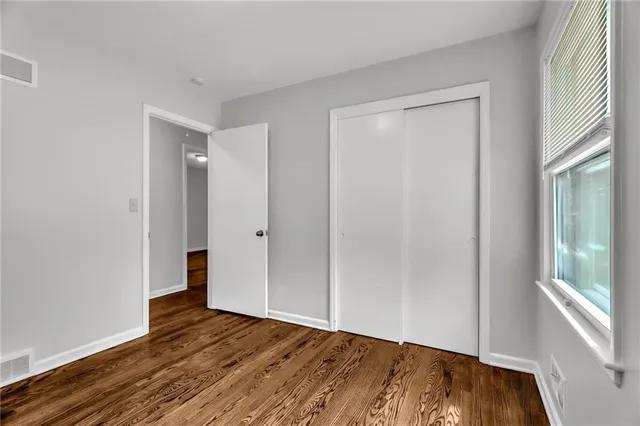 $258,000 | 403 Northwest Lakeview Road, Blue Springs, MO 64014