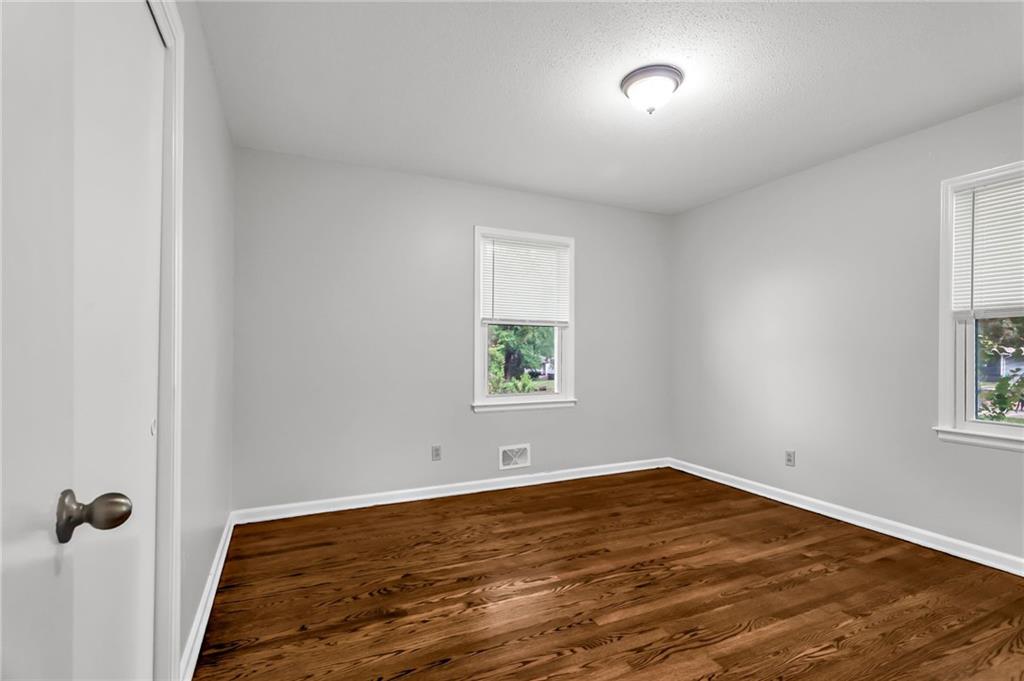 403 Northwest Lakeview Road Blue Springs, MO 64014 - Photo 17 of 30