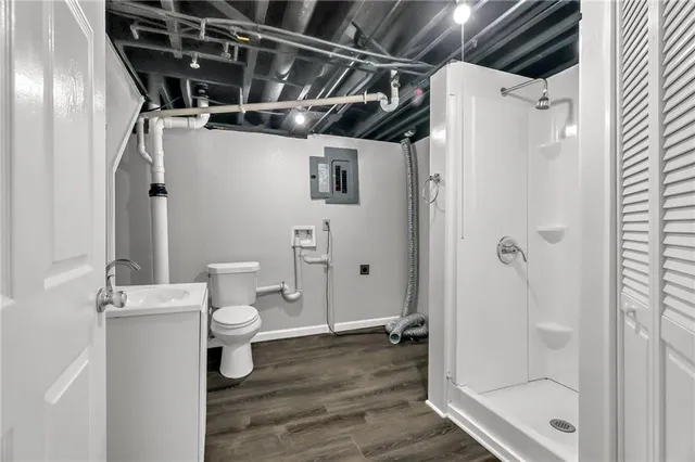 $258,000 | 403 Northwest Lakeview Road, Blue Springs, MO 64014