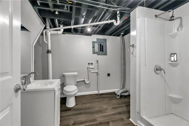 $258,000 | 403 Northwest Lakeview Road, Blue Springs, MO 64014