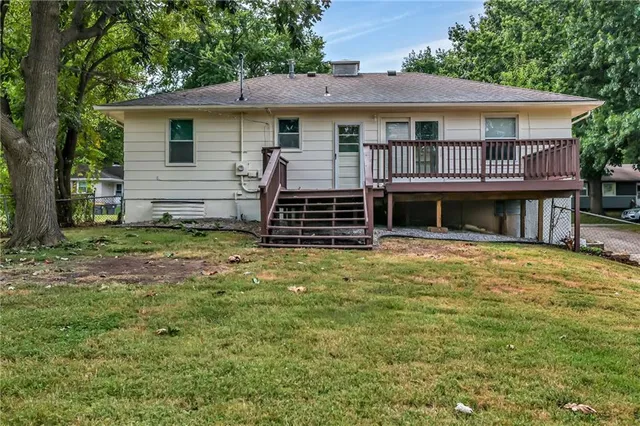 $258,000 | 403 Northwest Lakeview Road, Blue Springs, MO 64014