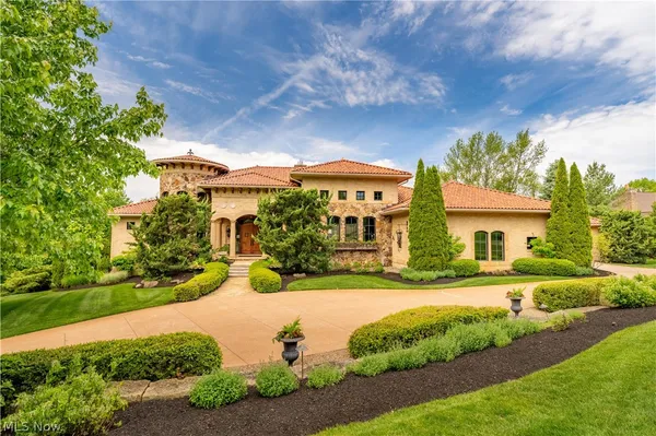$2,195,000 | 4809 Lantern Hill Circle Northwest, Canton, OH 44718