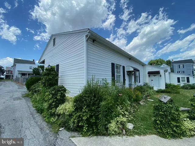 $800 | 116 B Ridge Avenue, Waynesboro, PA 17268