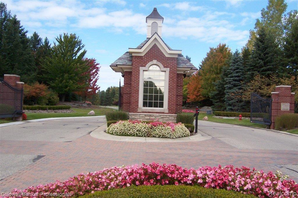 2515 Elm Brook Court Rochester, MI 48309 - Photo 1 of 7 100_1195.JPG