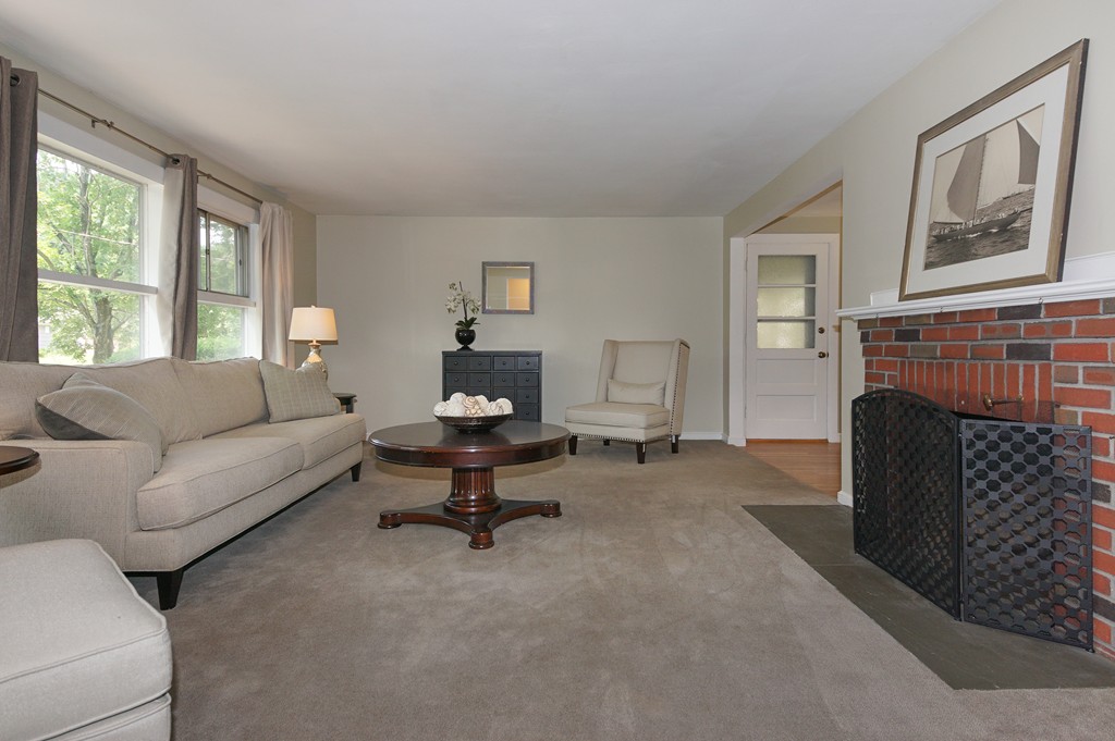 28 Hiram Road Framingham, MA 01701 - Photo 10 of 29 Gallery Image 10