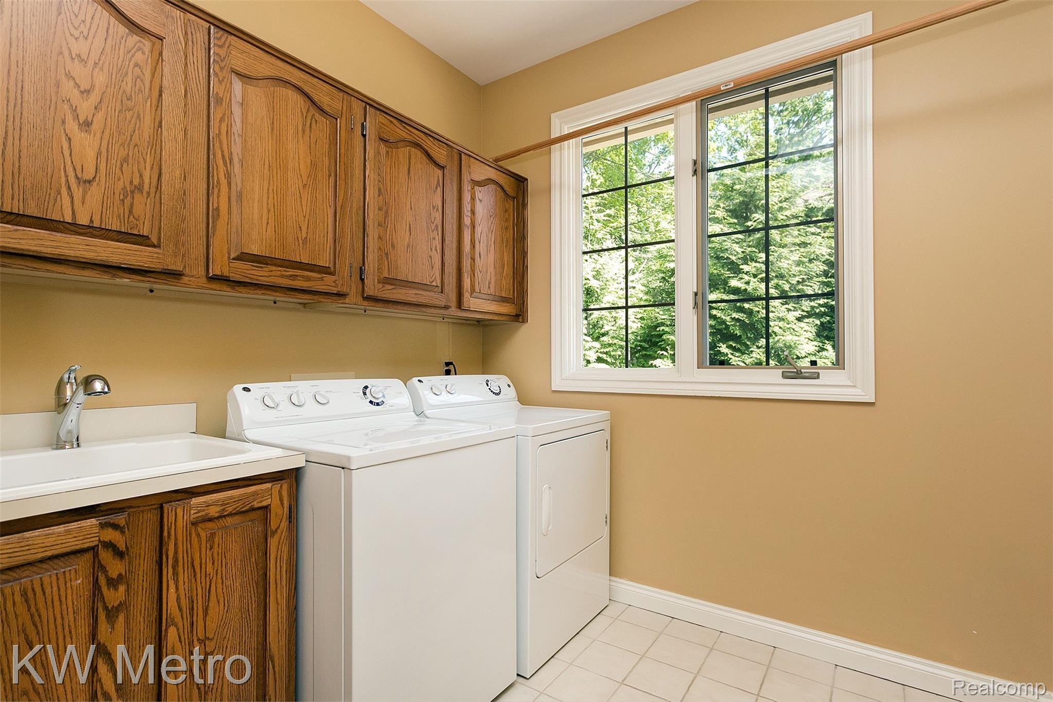 1611 Wakefield Court Rochester, MI 48306 - Photo 22 of 59 Wakefield-21.jpg