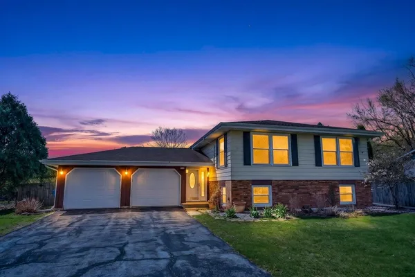 $523,500 | 5755 Pembroke Drive, Fitchburg, WI 53711