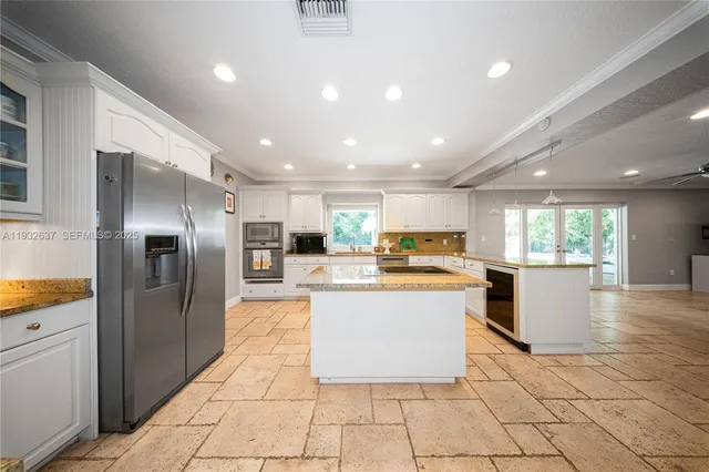 $2,000,000 | 10900 Southwest 90th Avenue, Miami, FL 33176