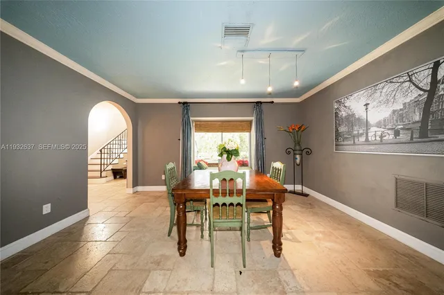 $2,000,000 | 10900 Southwest 90th Avenue, Miami, FL 33176