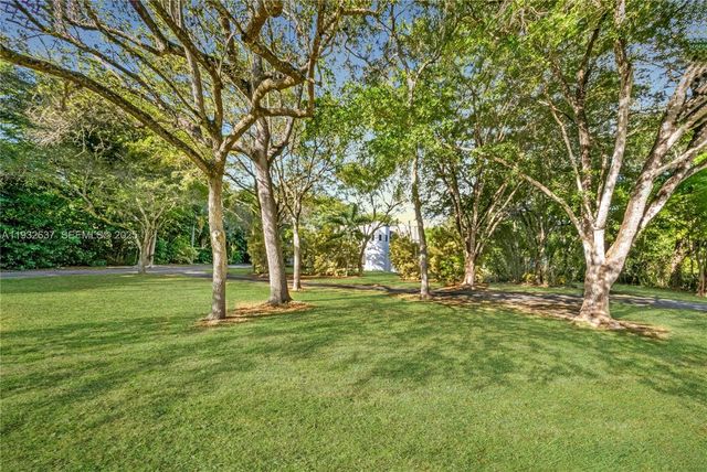 $1,850,000 | 10900 Southwest 90th Avenue, Miami, FL 33176