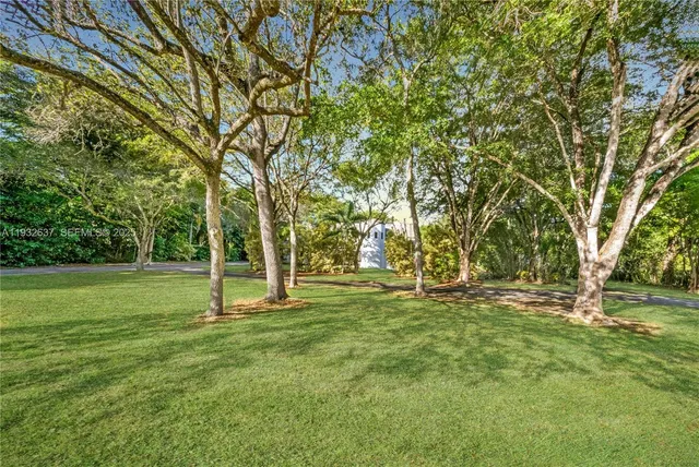 $2,000,000 | 10900 Southwest 90th Avenue, Miami, FL 33176