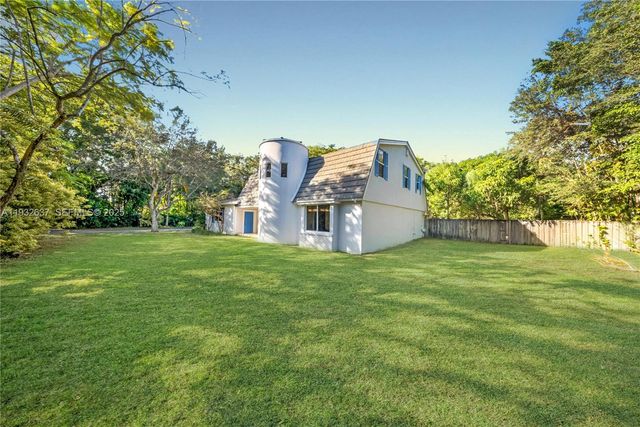 $1,850,000 | 10900 Southwest 90th Avenue, Miami, FL 33176