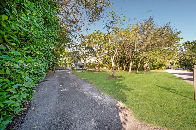 $1,850,000 | 10900 Southwest 90th Avenue, Miami, FL 33176