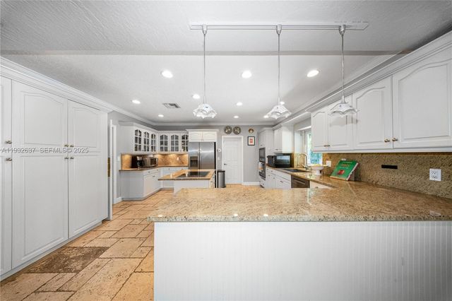 $1,850,000 | 10900 Southwest 90th Avenue, Miami, FL 33176