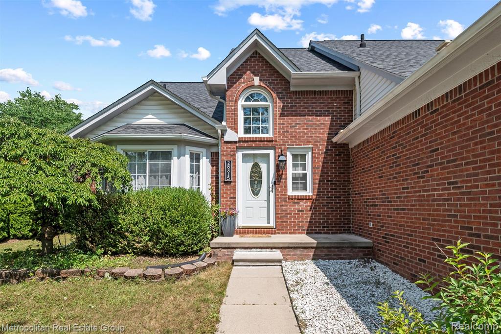 28315 Gold Chesterfield, MI 48047 - Photo 2 of 39