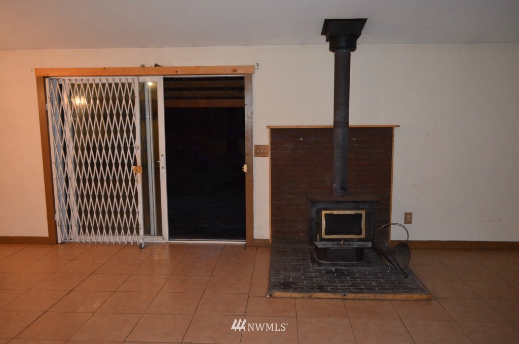 6136 Azure Way Maple Falls, WA 98266 - Photo 3 of 15 Gallery Image 3