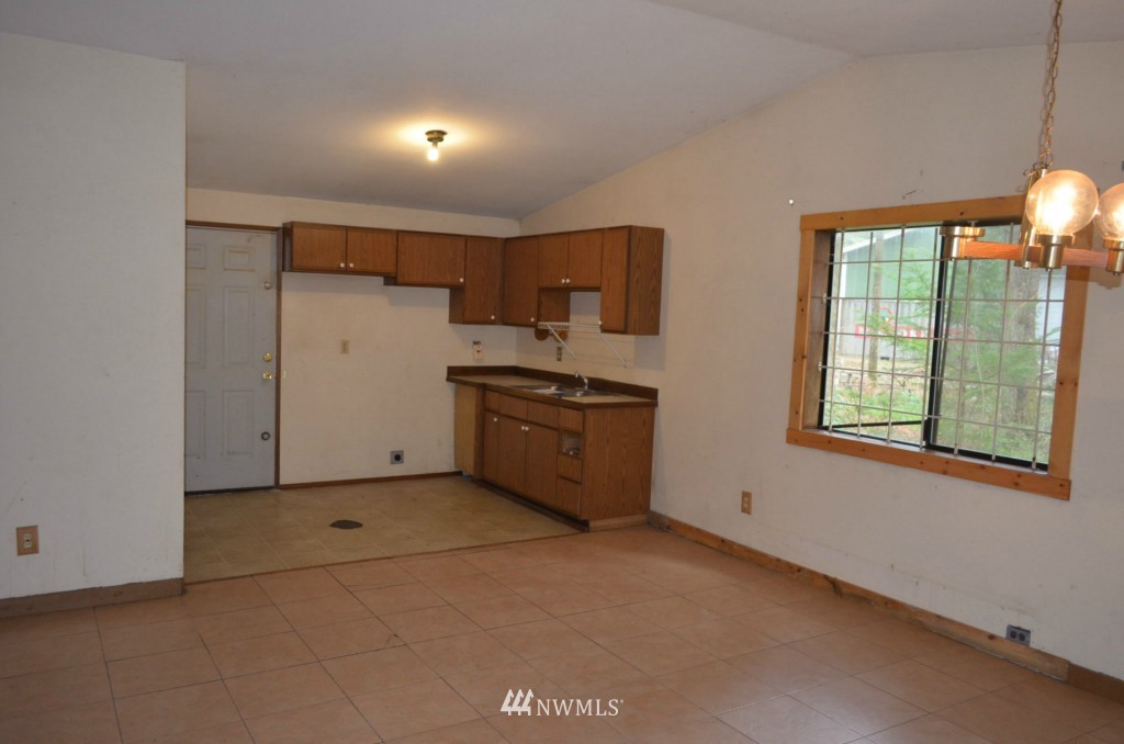 6136 Azure Way Maple Falls, WA 98266 - Photo 4 of 15 Gallery Image 4