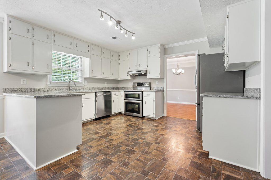 1695 Ridgeway Drive Lawrenceville, GA 30044 - Photo 9 of 38