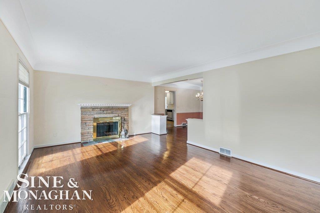 770 Shoreham Road Grosse Pointe, MI 48236 - Photo 3 of 37 50062287-2.JPG