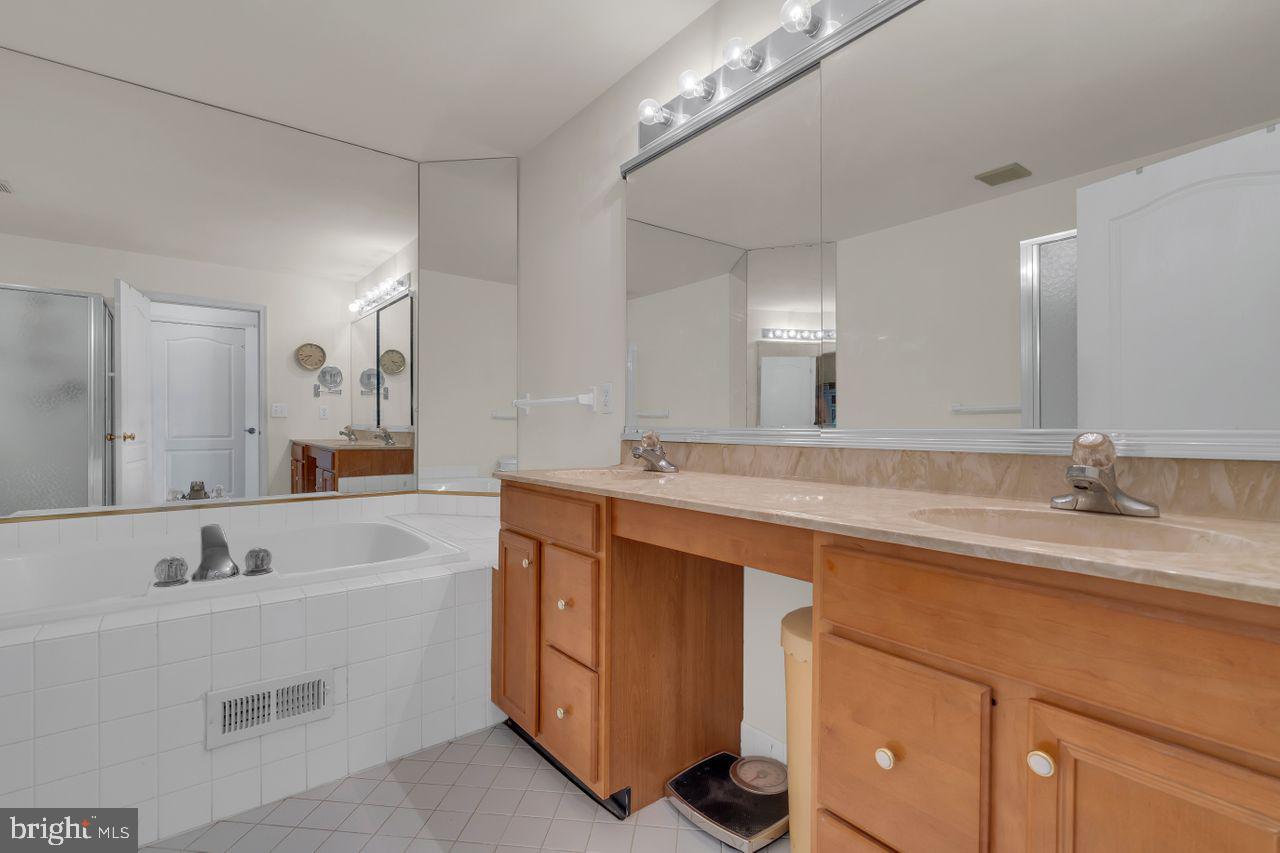 31 Granite Road Hightstown, NJ 08520 - Photo 29 of 43 primary ensuite