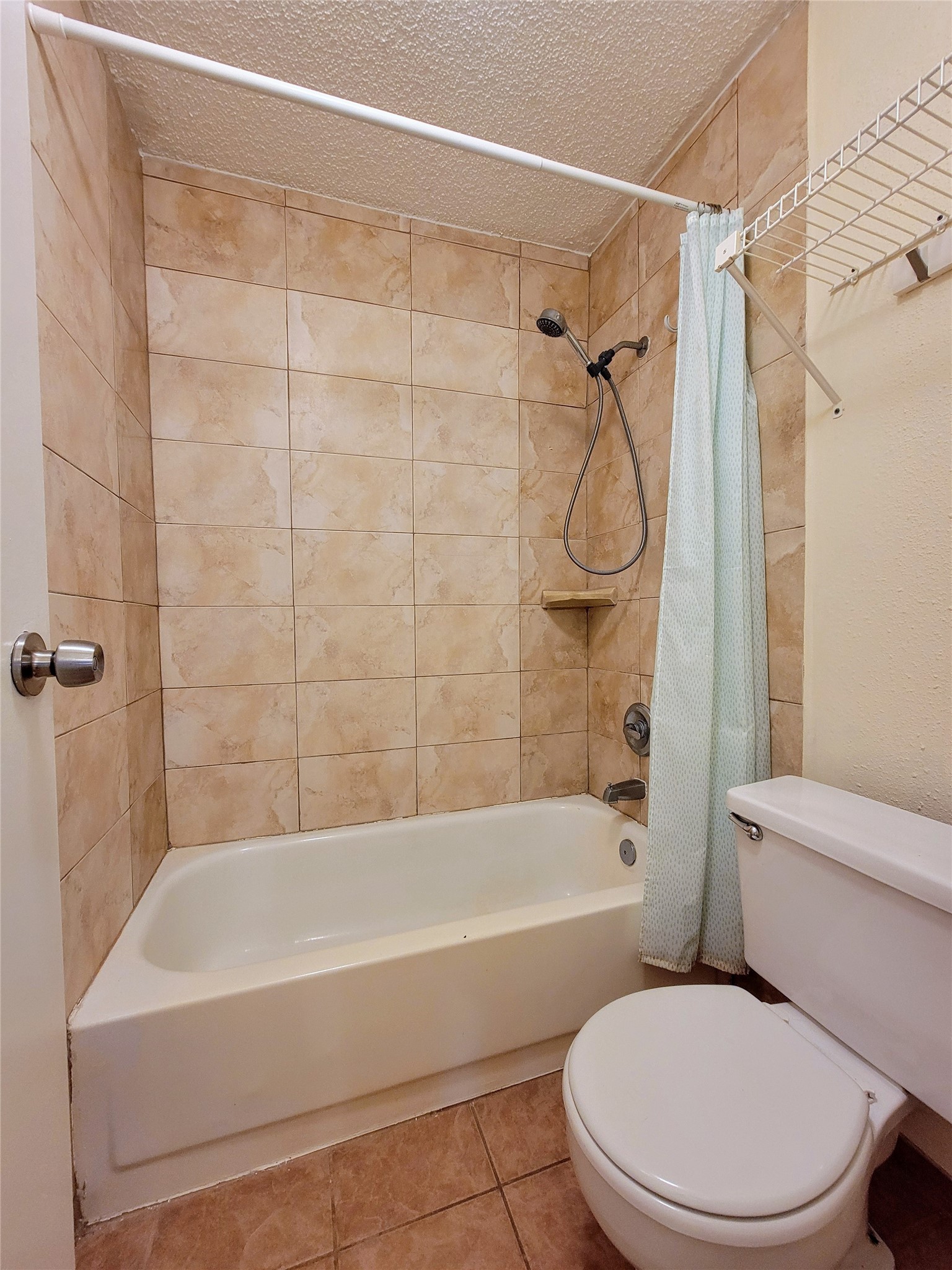 1515 Sandy Springs Road, Unit 1903 Houston, TX 77042 - Photo 16 of 24 Enclosed bathroom for privacy