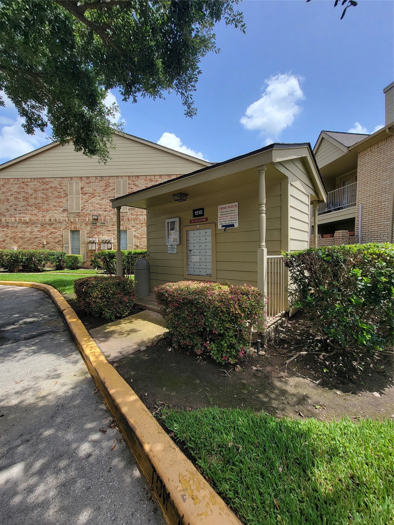 1515 Sandy Springs Road, Unit 1903 Houston, TX 77042 - Photo 23 of 24 A short walk to the Mailbox area