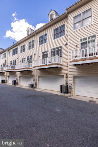 $790,000 | 5232 Tancreti Lane, Alexandria, VA 22304